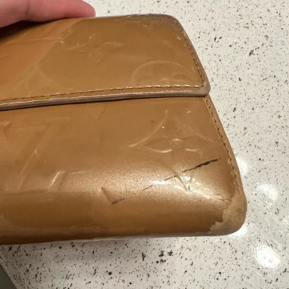 Louis Vuitton Shiny mustard patent leather Long snap on Wallet👌🌹❤️ - Picture 6 of 11